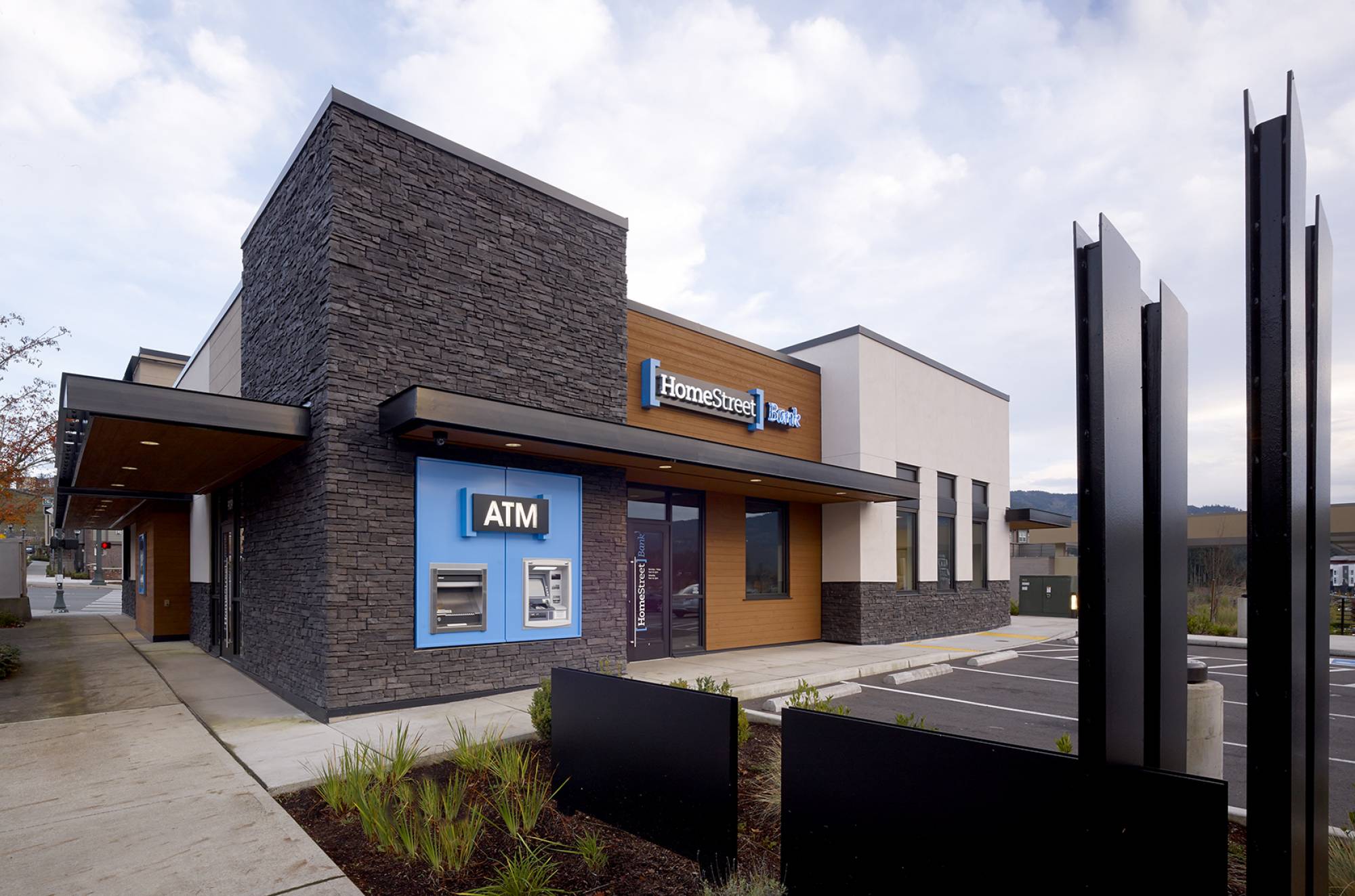 Graphite Design Group HomeStreet Bank Issaquah Highlands