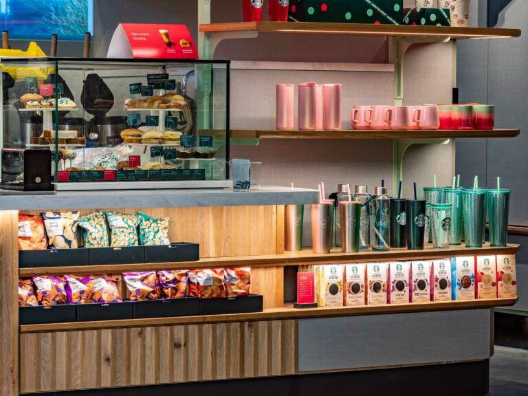 014 Web Mahler Photography 20201118 Starbucks Kiosk IMGL2795 HDR